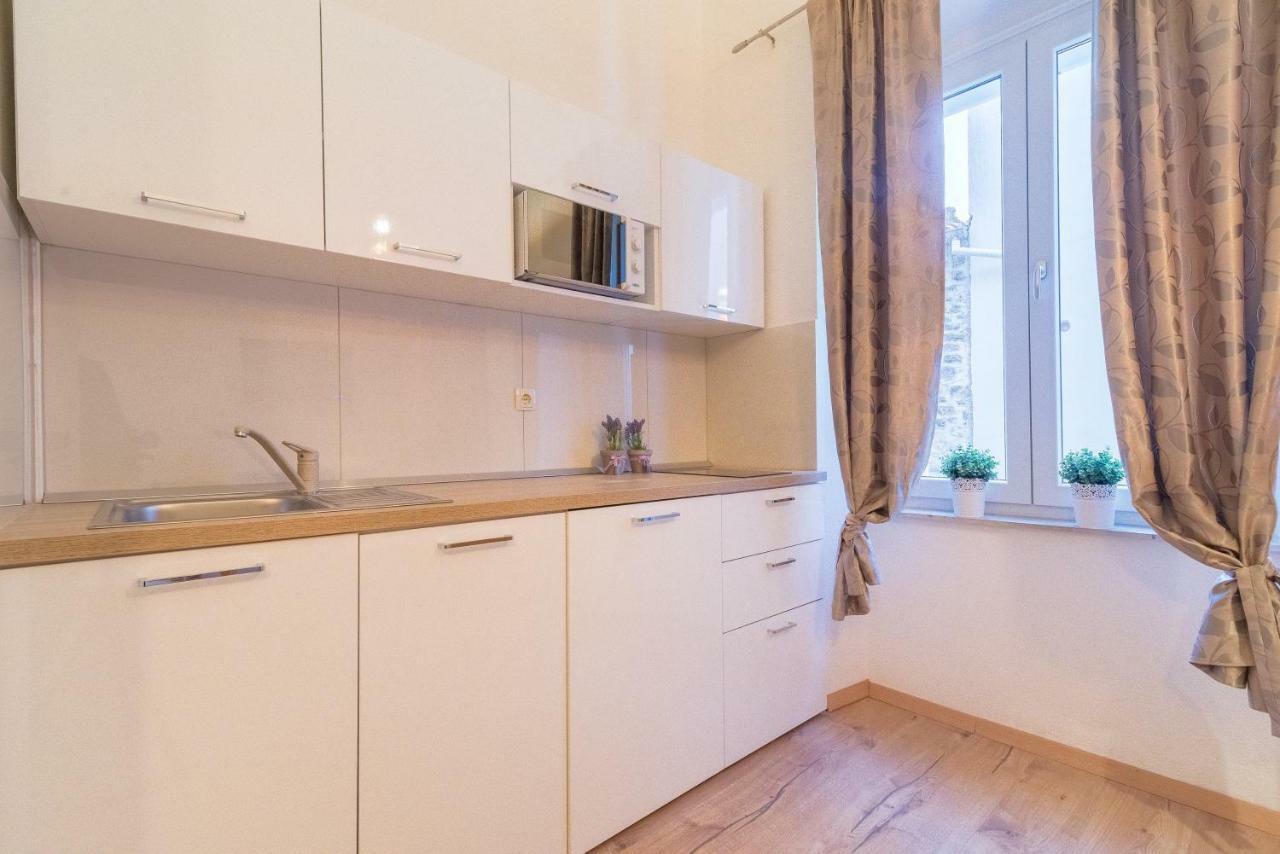 Studios & Apartments Porto ザダル エクステリア 写真