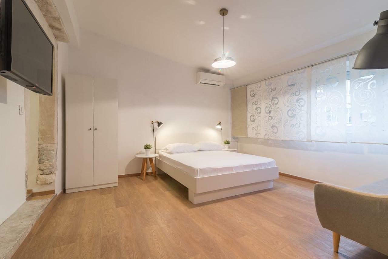Studios & Apartments Porto ザダル エクステリア 写真