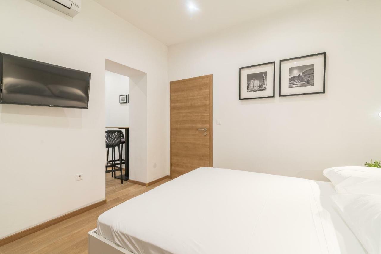 Studios & Apartments Porto ザダル エクステリア 写真