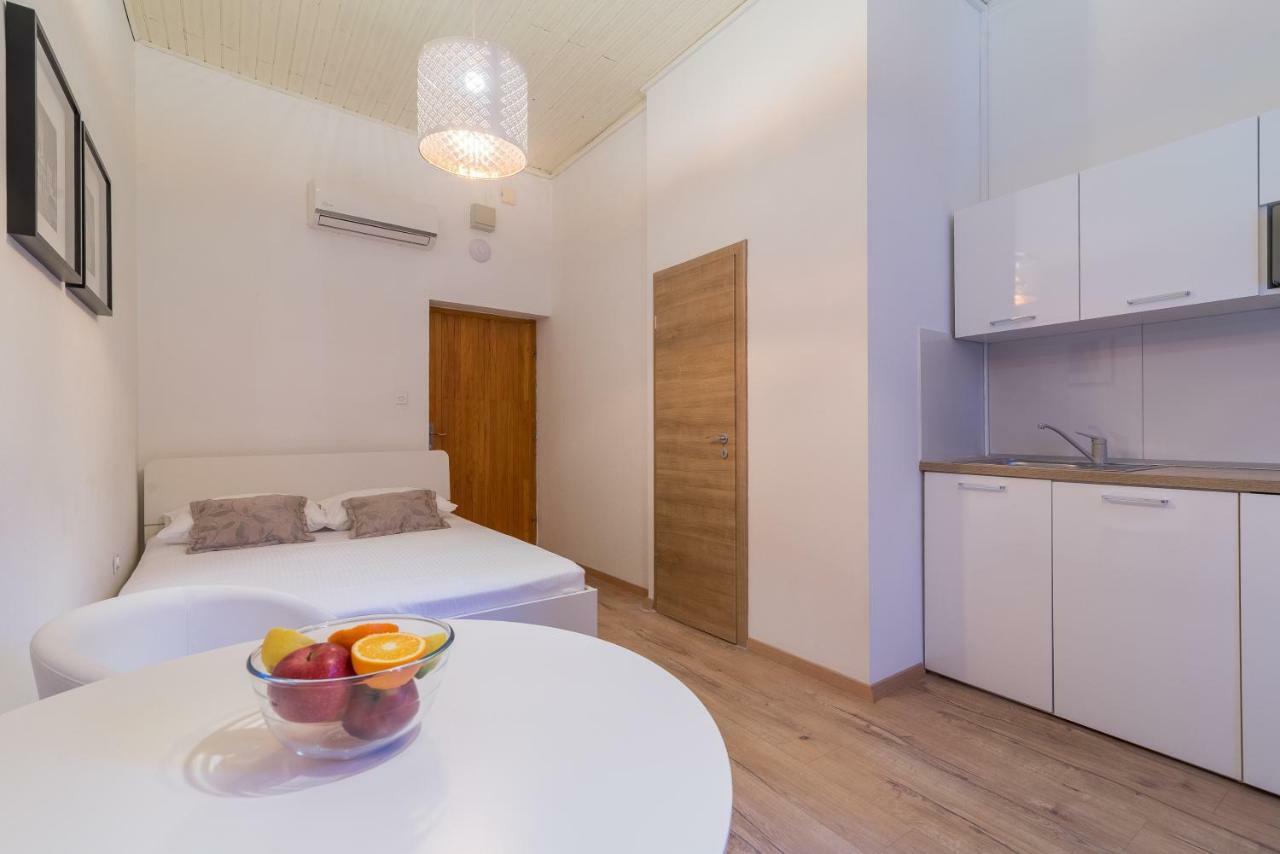 Studios & Apartments Porto ザダル エクステリア 写真
